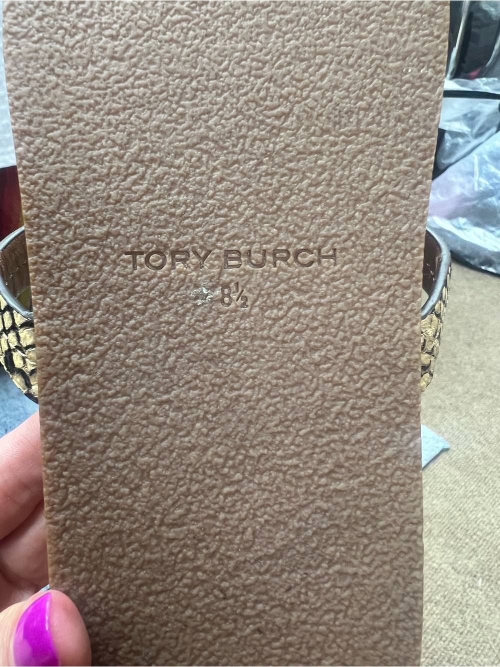 Tory Burch Snake Embossed Logo Thong Sandals in Tan and Gold - Picture 7 of 8